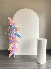 Load image into Gallery viewer, Package Hire includes 1 flowers + 1 backdrop + 1 ripple plinth