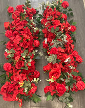 Load image into Gallery viewer, 2 Mdf wooden backdrops + 1 plinth + 2 flowers