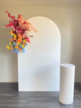 Load image into Gallery viewer, Package hire includes 2 flowers + 1 backdrop +1 plinth