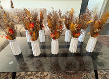 Load image into Gallery viewer, 10 dried flowers centrepieces
