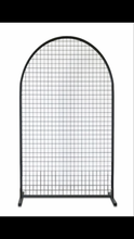 Load image into Gallery viewer, Package hire mesh + no mesh backdrop + 2 plinths + sign (not included balloons garland)