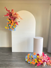Load image into Gallery viewer, Package hire includes 2 flowers + 1 backdrop +1 plinth