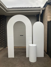 Load image into Gallery viewer, 2 Mdf wooden backdrops +1 plain plinth (not include flowers