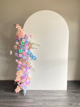 Load image into Gallery viewer, Package Hire includes 1 flowers + 1 backdrop + 1 ripple plinth