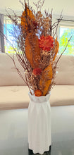 Load image into Gallery viewer, 10 dried flowers centrepieces
