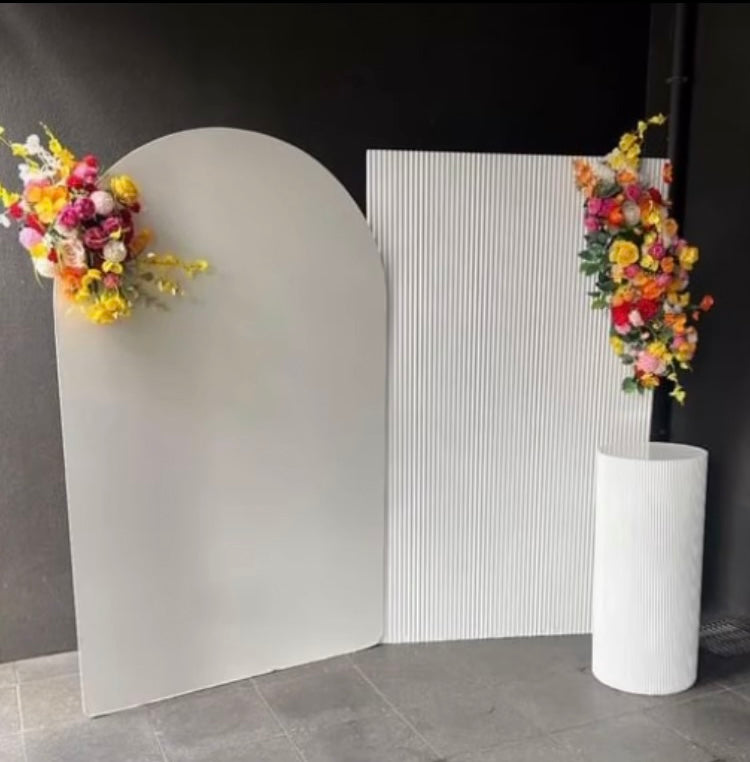 2 Mdf wooden backdrops + 1 plinth + 2 flowers