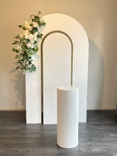 Load image into Gallery viewer, Package Hire includes 2 flowers +1 backdrop +1 ripple plinth
