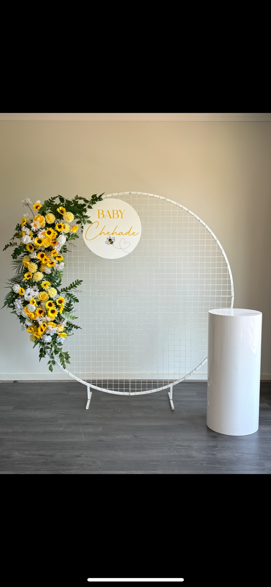 Package Hire includes mesh backdrop + flowers +1 plain sign(not include decals & plinth )