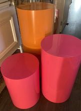 Load image into Gallery viewer, 1 Cube or cylinder plinths
