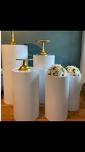 Load image into Gallery viewer, Package hire mesh + no mesh backdrop + 2 plinths + sign (not included balloons garland)
