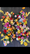 Load image into Gallery viewer, 2 Mdf wooden backdrops + 1 plinth + 2 flowers
