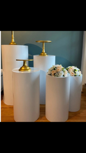 1 Cube or cylinder plinths