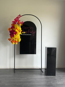 Arch frame 2m H x 1m W + plain sign 1.2m H ( not include decals, plinth)