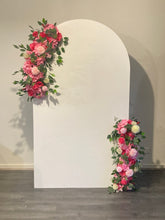 Load image into Gallery viewer, Package Hire includes 2 flowers + 1 backdrop +1 ripple plinth
