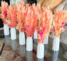 Load image into Gallery viewer, 10 dried flowers centrepieces
