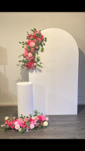Load image into Gallery viewer, Package Hire includes 2 flowers + 1 backdrop +1 ripple plinth
