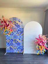 Load image into Gallery viewer, Mediterranean Package Hire includes 2 backdrops + 1 plinth + 2 flowers
